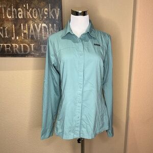 Columbia Omni Shade Green Dress Shirt Small Petite